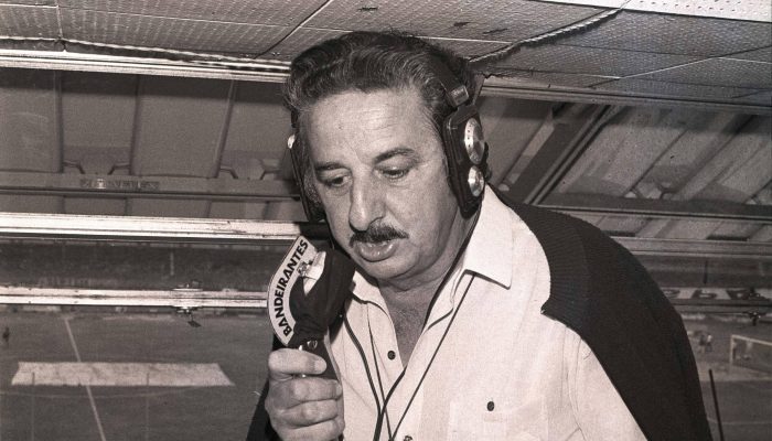 O locutor Fiori Gigliotti, em seus tempos de Rádio Bandeirantes
             -       
        Evanir R. Silveira - 14.dez.83/Folhapress