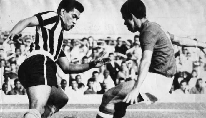 Eusébio em jogo do Benfica nos anos 1960

             -       
        Reprodução