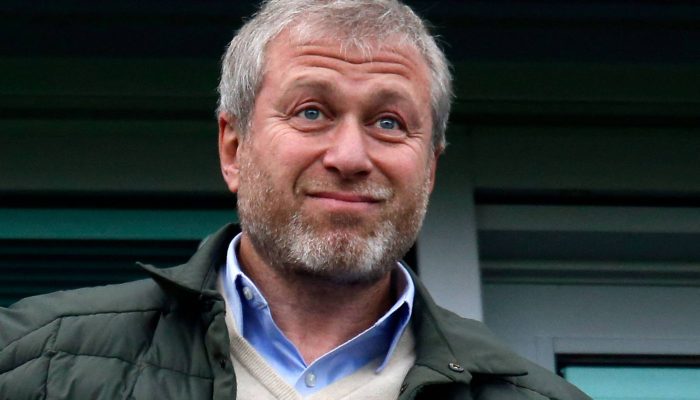 Roman Abramovich acompanha partida entre Chelsea e Arsenal pela Premier League, em Londres
             -       
        Ian Kington - 4.fev.2017/AFP