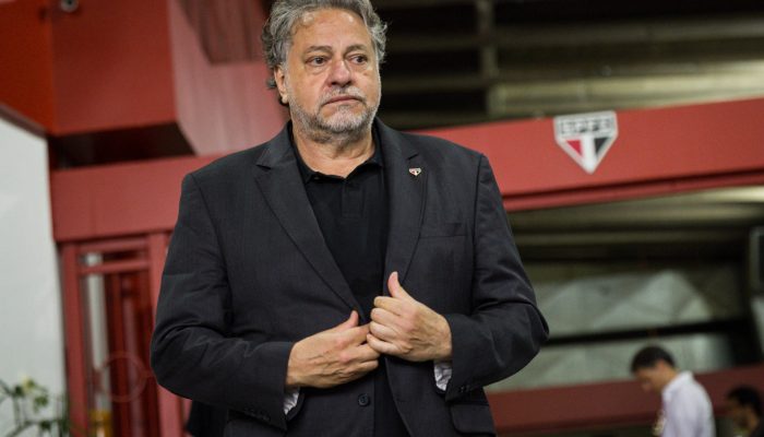 Presidente do São Paulo, Julio Casares, enfrenta um momento de crise no clube
             -       
        Bruno Santos - 19.fev.24/Folhapress