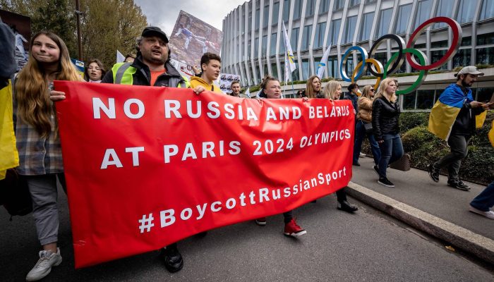 Arina Sabalenka comemora após vencer a norte-americana Coco Gauff em Riade (Arábia Saudita)
             -       
        Hamad I Mohammed - 6.nov.25/Reuters