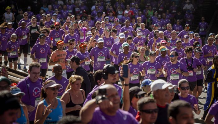 Corredores em ação na São Silvestre de 2024
             -       
        Adriano Vizoni - 31.dez.24/Folhapress