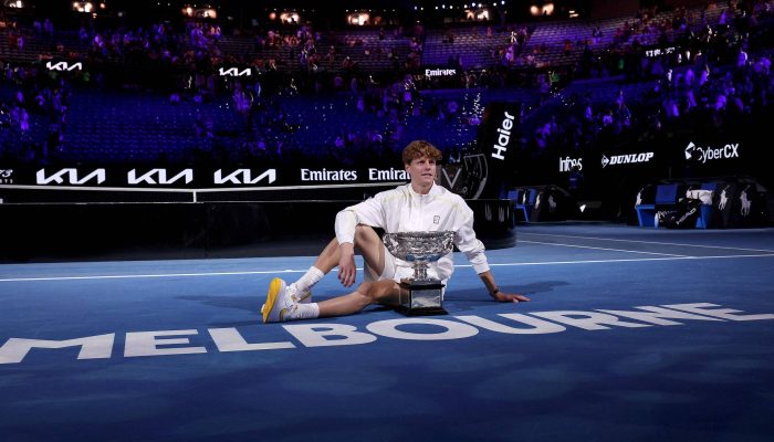 Italiano Jannik Sinner comemora título na edição passada do Australian Open
             -       
        Martin Keep - 26.jan.2025/AFP