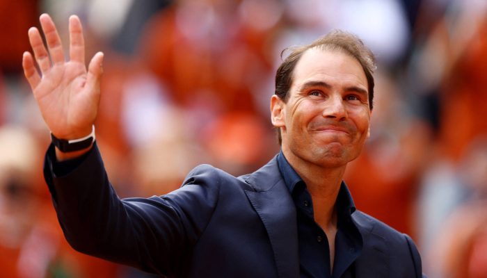 Rafael Nadal durante homenagem em Roland Garros 
             -       
        Lisi Niesner - 25.mai.2025/Reuters