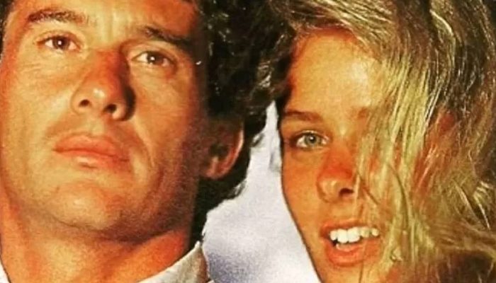 A apresentadora Adriane Galisteu e o piloto Ayrton Senna fotofrafados durante seu relacionamento, em 1993 ou 1994
             -       
        Reprodução/Instagram