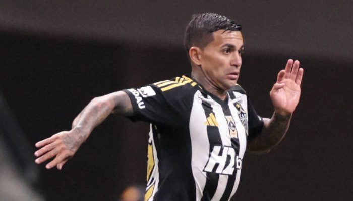 O atacante Dudu, ex-Palmeias, em ação pelo Atlético-MG
             -       
        Cris Mattos - 12.jun.25/Reuters