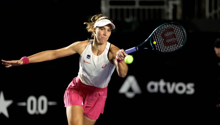 Bia Haddad em ação no parque Villa-Lobos, em São Paulo
             -       
        Rubens Cavallari - 9.set.25/Folhapress