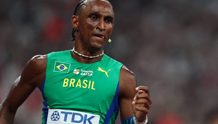 Alison dos Santos durante o Mundial de Tóquio
             -       
        Eloisa Lopez - 17.set.2025/Reuters