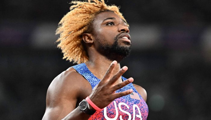 Noah Lyles comemora tetracampeonato nos 200 metros, no Mundial de Tóquio
             -       
        Jewel Samad - 19.set.2025/AFP