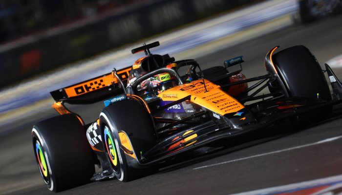 Oscar Piastri conduz McLaren durante o GP de Singapura 
             -       
        Edgar Su - 5.out.2025/Reuters