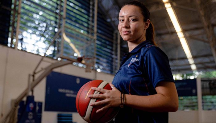 Jelena Todorovic, técnica do time masculino de basquete do Fortaleza 
             -       
        Thiago Gadelha - 25.set.2025/AFP