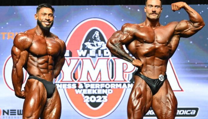 A disputa de Ramon Dino e Chris Bumstead no Olympia 2023
             -       
        Jeff Binns/NPC News Online