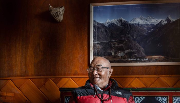Kanchha Sherpa durante entrevista em Katmandu, no Nepal 
             -       
        Robic Upadhayay - 28.mai.2023/AFP