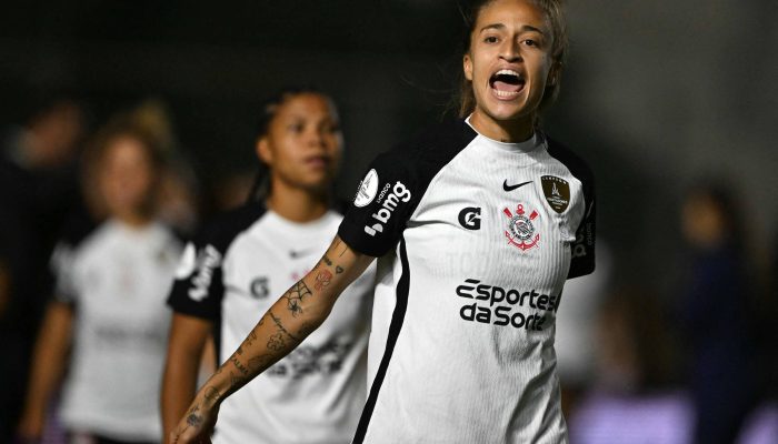 Ariel Godoi em partida do Corinthians contra a Ferroviária pela Copa Libertadores
             -       
        Luis Robayo - 15.out.25/AFP
