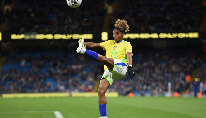 A atacante Luany, em ação pela seleção brasileira
             -       
        Peter Powell - 25.out.25/AFP