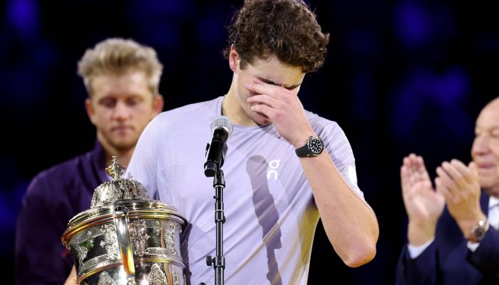 João Fonseca se emociona após vencer ATP 500 na Suíça; brasileiro desistiu de disputar outros torneios neste ano
             -       
        Pierre Albouy - 26.out.25/Reuters