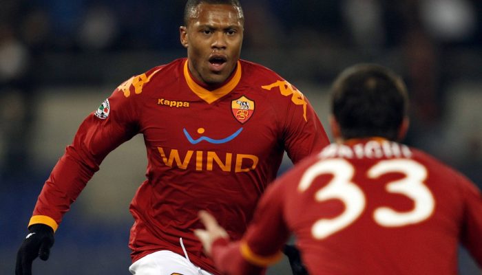 Julio Baptista, em seu tempo de jogador da Roma
             -       
        Giampiero Sposito - 3.dez.10/Reuters