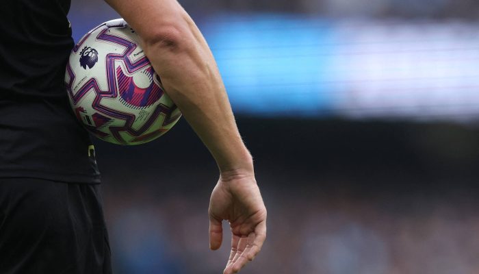 Estádio durante partida da Premier League; um jogador do torneio teria sido ameaçado
             -       
        Phil Noble - 18.out.25/Reuters