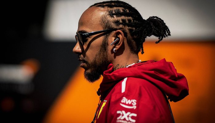 Lewis Hamilton durante treinos do GP do México; piloto tem ano de resultados ruins na Ferrari
             -       
        Carl de Souza - 25.out.25/AFP