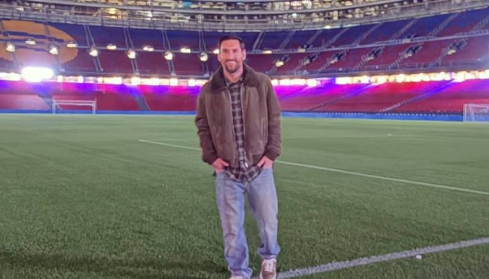 Messi em visita ao Camp Nou, em Barcelona
             -       
        Leo Messi no Instagram