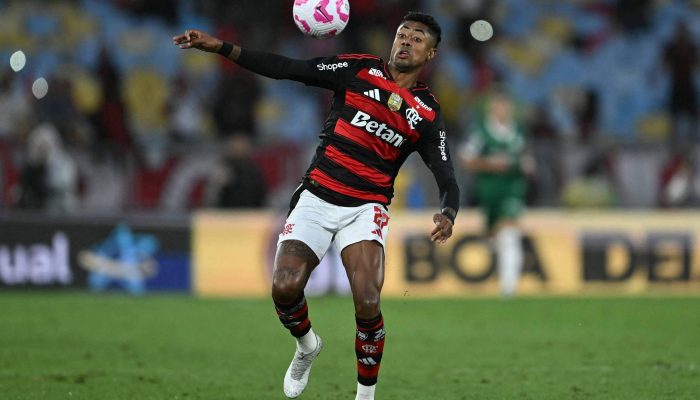 Bruno Henrique em ação pelo Flamengo no Brasileiro; atacante vinha atuando com efeito suspensivo e agora está definitivamente liberado
             -       
        Mauro Pimentel - 19.out.25/AFP