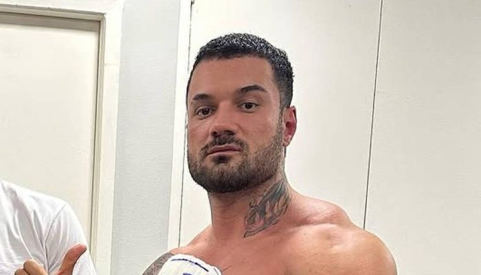 Rey Physique nos bastidores de uma de suas lutas de boxe
             -       
        Reprodução/Instagram @reyphysique