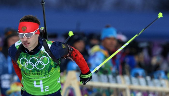 Russo Evgeny Ustyugov durante prova do biatlo nos Jogos de Inverno de 2014
             -       
        Sergei Karpukhin - 22.fev.14/Reuters