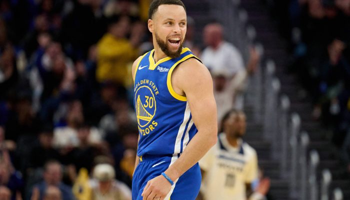 Stephen Curry se recuperou de contusão e voltou para a quadra após cinco jogos 
             -       
        Robert Edwards/Reuters