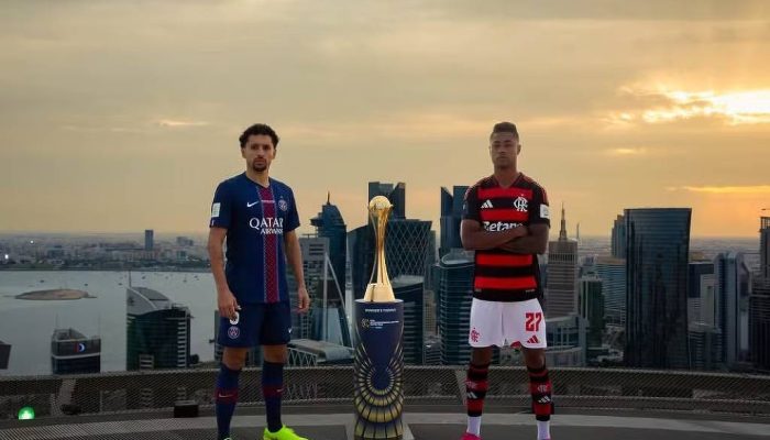 Marquinhos, do PSG, e Bruno Henrique, do Flamengo, posam para foto antes da final da Copa Intercontinental de 2025; decisão será nos arredores de Doha, no Qatar
             -       
        Divulgação/Fifa