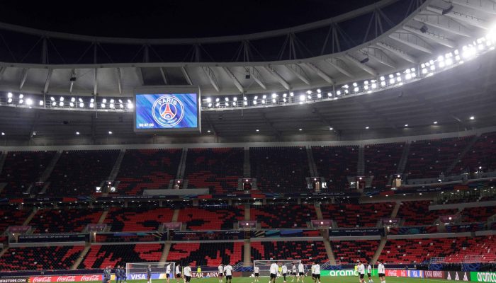 Atletas do PSG treinam no Qatar na véspera da decisão
             -       
        Karim Jaafar/AFP