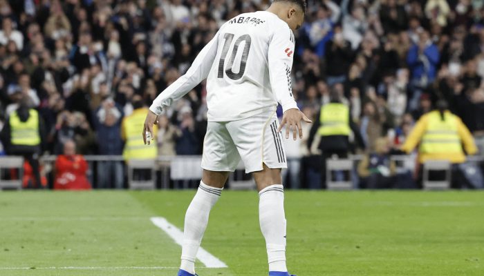 Mbappé comemora gol de pênalti contra o Sevilla 
             -       
        Oscar del Pozo - 20.dez.2025/AFP