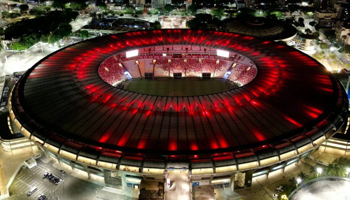 Torcida do Flamengo reúne-se no Maracanã para torcer pelo time na decisão da Libertadores de 2025, contra o Palmeiras
             -       
        Pablo Porciuncula - 29.nov.25/AFP