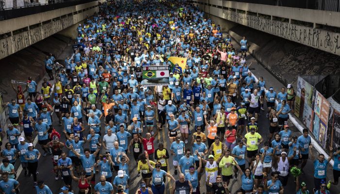 Multidão deixa a avenida Paulista no primeiro trecho da edição 2024 da Corrida de São Silvestre; em 2025, serão 55 mil participantes
             -       
        Bruno Santos - 31.dez.24/Folhapress