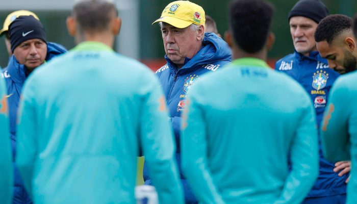 O técnico Carlo Ancelotti, em treino da seleção brasileira
             -       
        Rafael Ribeiro - 12.nov.25/CBF