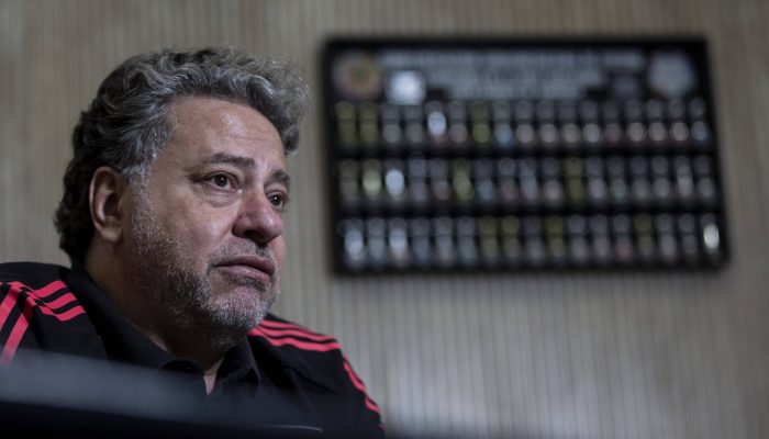 Julio Casares durante entrevista à Folha em seu gabinete
             -       
        Adriano Vizoni - 28.set.22/Folhapress