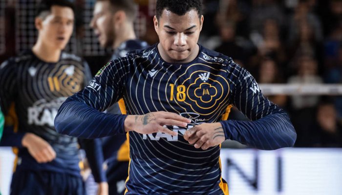 Darlan faz gesto 'justsu' durante partida pelo Rana Verona na liga italiana 
             -       
        Serena Campagnola/Rana Verona