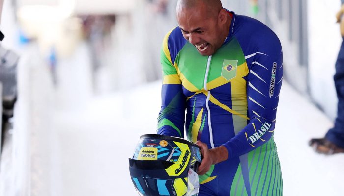 Equipe brasileira de bobsled durante competição em Salt Lake (EUA), em 2002  -              
                              
                  Kazuhiro Nogi - 22.fev.02 /                
              
                              AFP