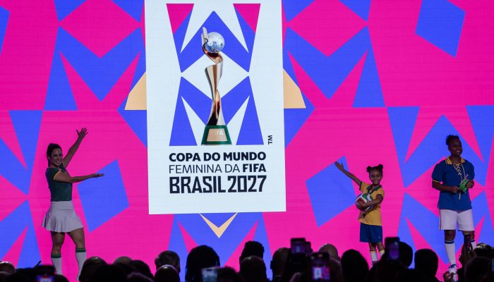 O logotipo da Copa do Mundo de 2027 é apresentado em cerimônia no no Hotel Fairmont, na praia de Copacabana, no Rio de Janeiro
             -       
        Eduardo Anizelli/Folhapress