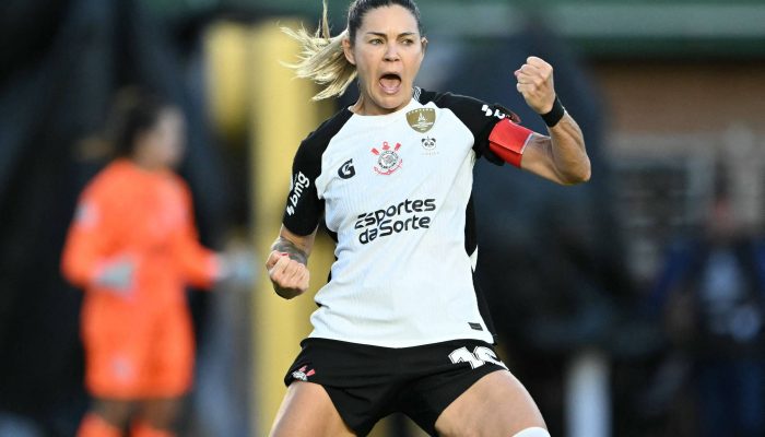 Meia-atacante Gabi Zanotti celebra gol do Corinthians na decisão por pênaltis que definiu o título da última Copa Libertadores
             -       
        Luis Robayo - 18.out.25/AFP