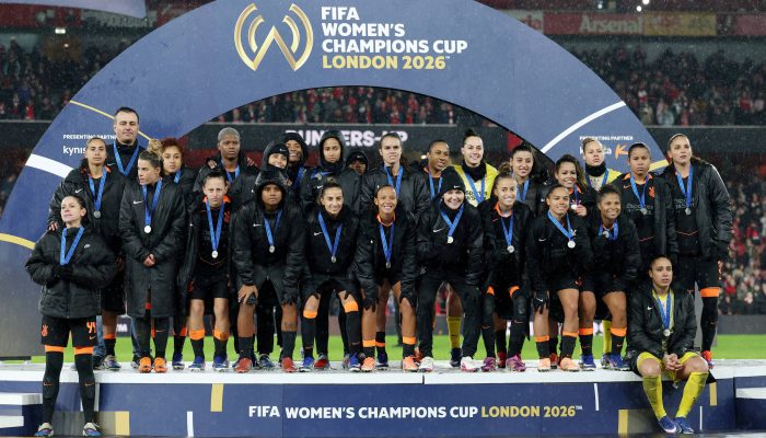 Corinthians fica com o vice do título mundial, após ser derrotado para o Arsenal, por 3 a 2, na primeira Copa dos Campeões feminina da Fifa
             -       
        Ian Walton/Reuters