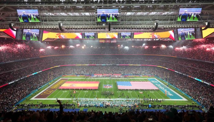 Santiago Bernabéu recebe jogo da NFL entre Washington Commanders e Miami Dolphins
             -       
        Kirby Lee - 16.nov.2025/Imagn Images via Reuters Connect