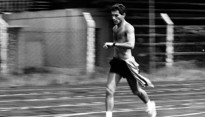O treinador Ademir Paulino e seus alunos em treino no parque Ibirapuera, em São Paulo
             -       
        abr.25/Arquivo pessoal