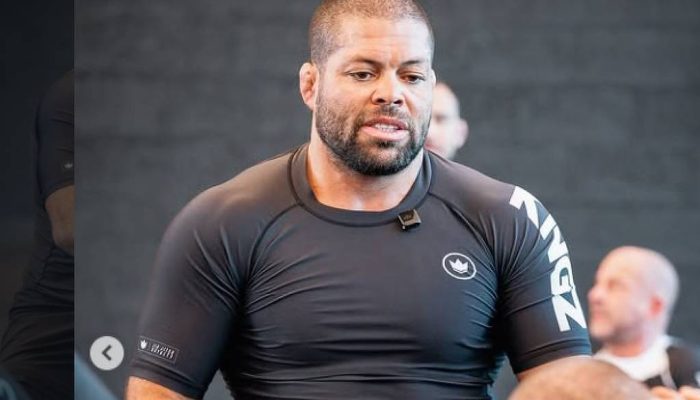 Lutador de jiu-jitsu André Galvão
             -       
        @galvaobjj no Instagram