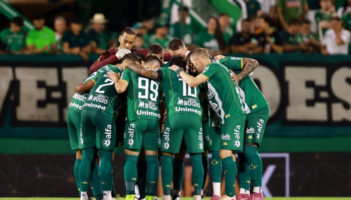 Time da Chapecoense durante partida pela Série A de 2026; clube ficou em terceiro na Série B de 2025
             -       
        Diego Vara - 28.jan.26/Reuters