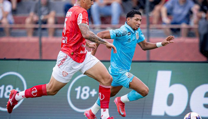 Lance da partida entre Noroeste e Santos no Estádio Alfredo Castilho 
             -       
        Raul Baretta - 8.fev.2026/ Santos FC