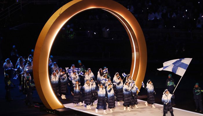 Delegação da Finlândia na cerimônia de abertura dos Jogos, no San Siro 
             -       
        Mike Segar - 6.fev.26/Reuters