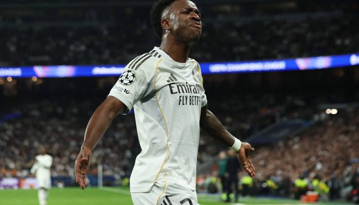 Vinicius Junior celebra gol em partida pelo Real Madrid
             -       
        Violeta Santos Moura/Reuters
