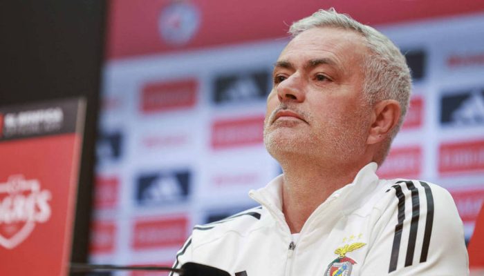 José Mourinho coordena treino do Benfica em Madri antes da segunda partida contra o Real Madrid pela Champions League
             -       
        Oscar Del Pozo - 24.fev.26/AFP