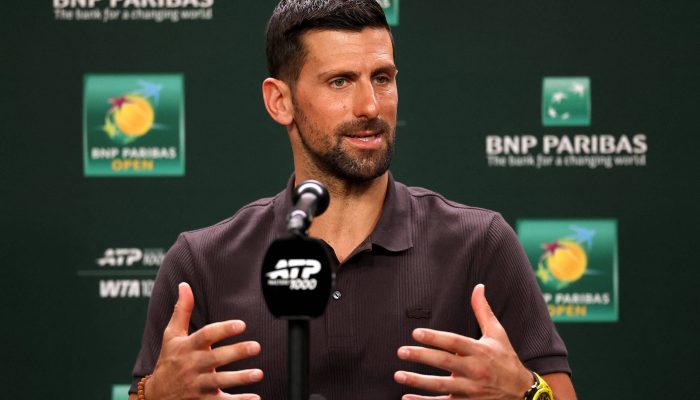 Novak Djokovic durante entrevista a jornalistas em Indian Wells 
             -       
        Matthew Stockman - 4.mar.26/Getty Images via AFP