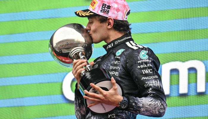 Antonelli comemora vitória no pódio em Suzuka, província de Mie 
             -       
        Philip Fong/AFP